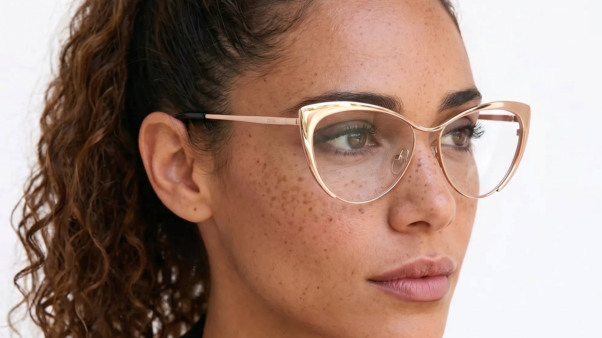 Descubra qual armação é perfeita para o seu formato de rosto