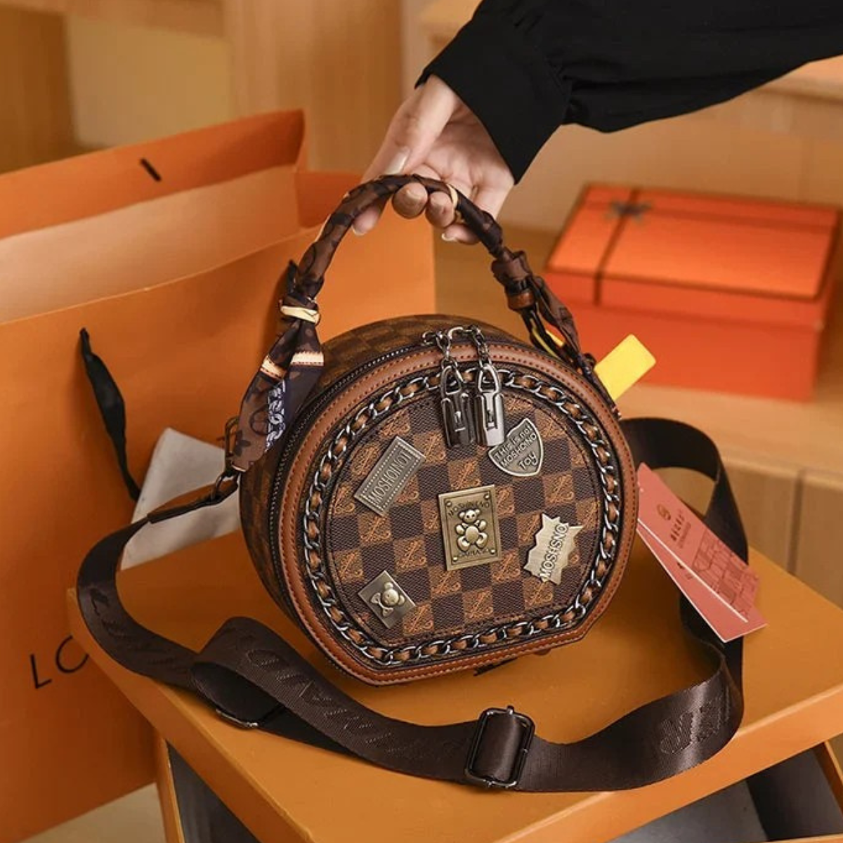Bolsa de Couro Transversal  + Brinde Exclusivo Hema